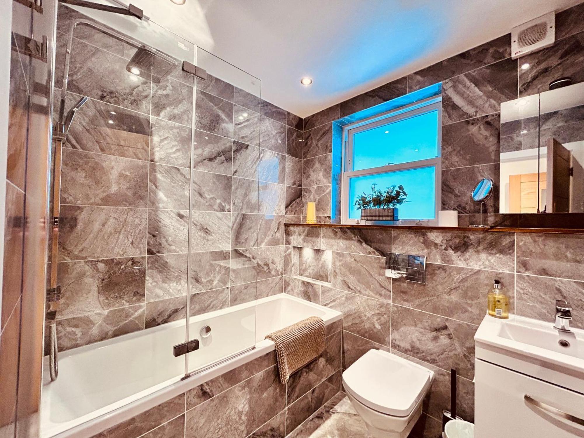 Stunning Spacious B.Apt. Slps.4 Londen Buitenkant foto
