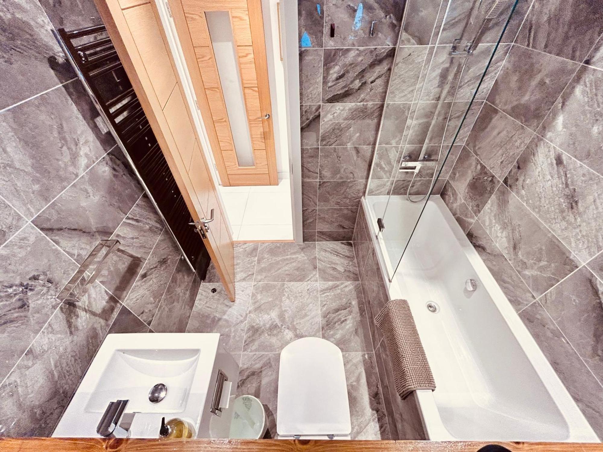 Stunning Spacious B.Apt. Slps.4 Londen Buitenkant foto